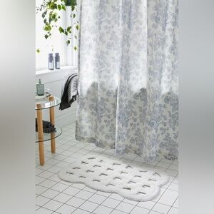 Urban Outfitters Carved Scallop Bath Mat - New in Package